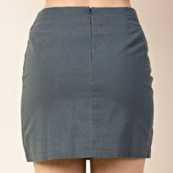 Cascade Detailed Ruffled Skirt - Picture 2 of 2